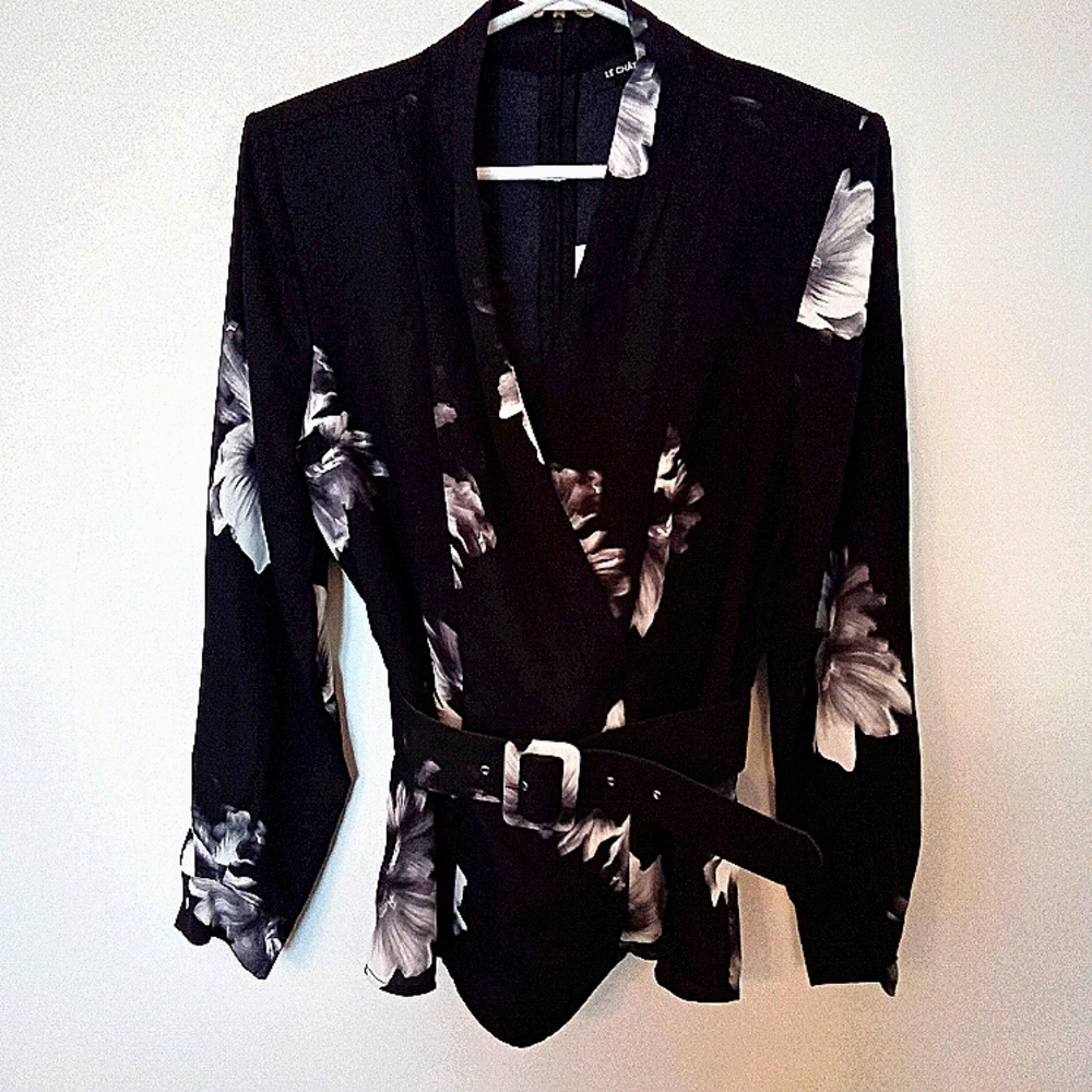 Original le Chateau Women's Black & Floral Crossover Blouse Matching Belt Small